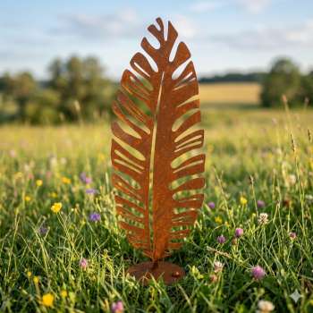 Feder auf Platte in Rostoptik – Dekoratives Highlight mit Vintage-Charme